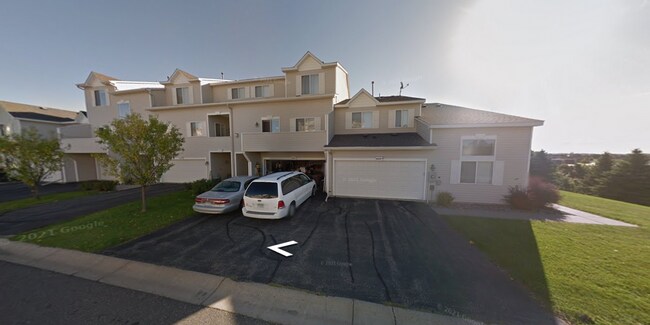Building Photo - Modern 3-Bedroom, 2-Bath Multi-Level Home ...