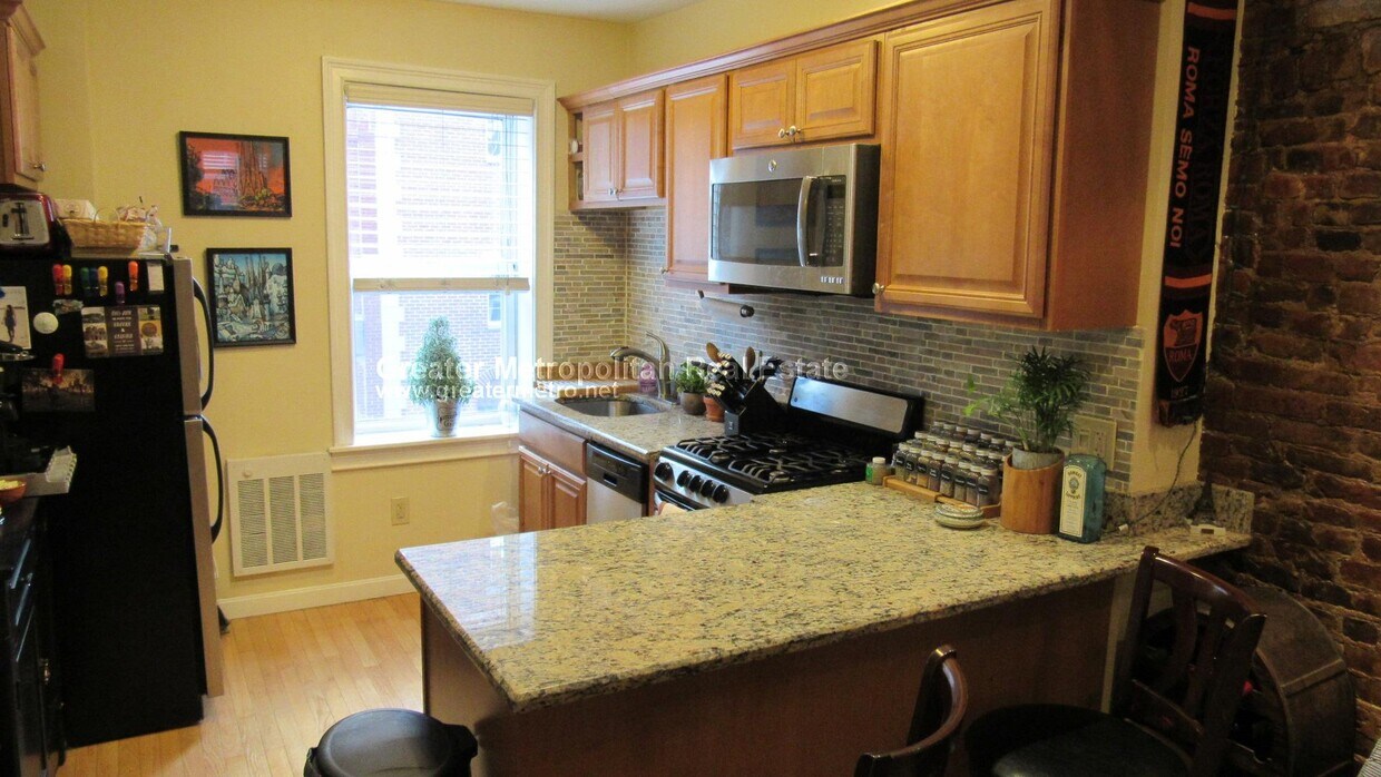 Primary Photo - 181 Endicott St