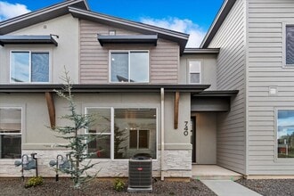 Building Photo - 740 S Calhoun Ln