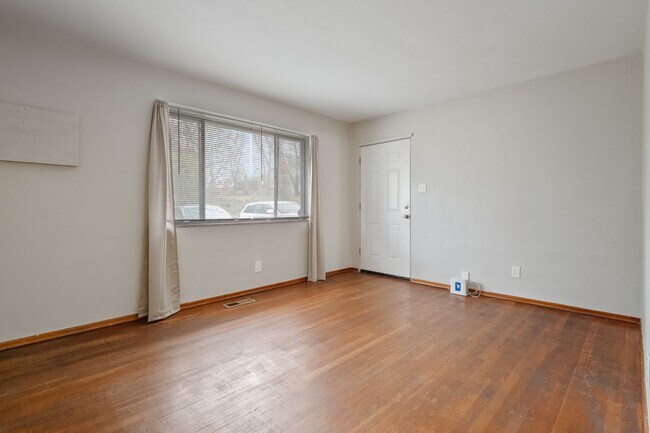 Building Photo - 9860-9862 Scottdale Dr