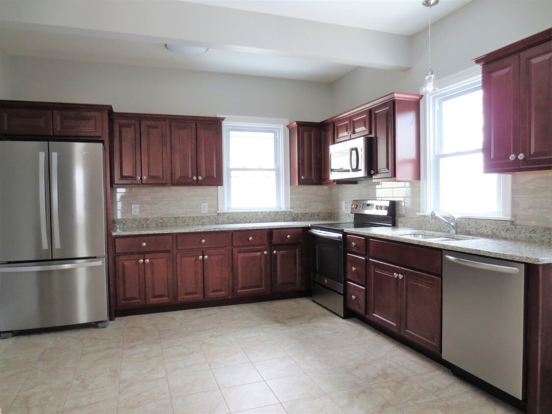 Foto principal - 543 Hanover St