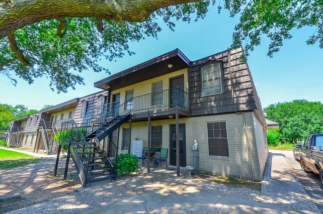Building Photo - 1518 East Ave