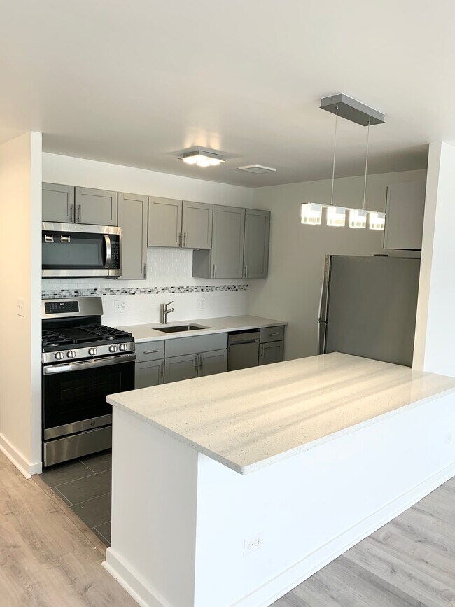 Estudio - 2424 N.Clark