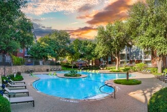 Building Photo - MAA Grand Courtyards