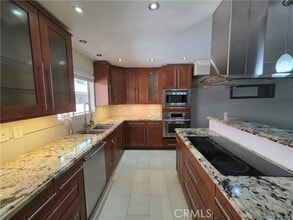 Building Photo - 5256 Lindley Ave