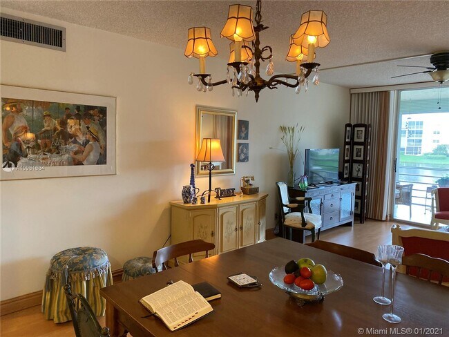 Foto del edificio - 1025 SE 3rd Ave 205 Dania Beach Fl 33004