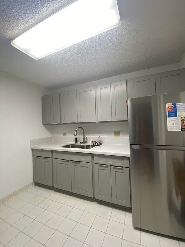 Building Photo - 98-1034-1034 Moanalua Rd