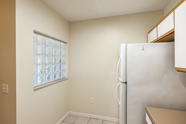 Building Photo - 9506 Amberdale Ct