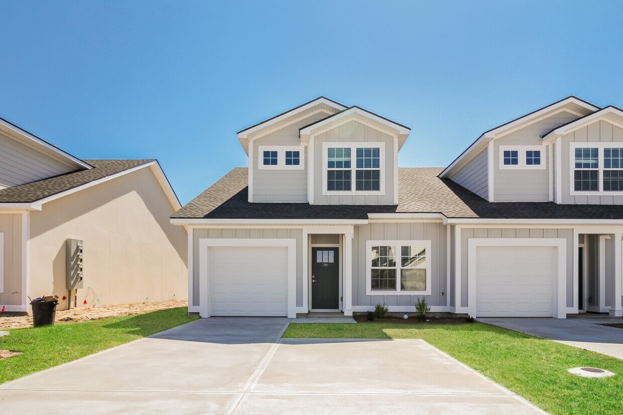 Foto principal - 1204 Walker Point Way