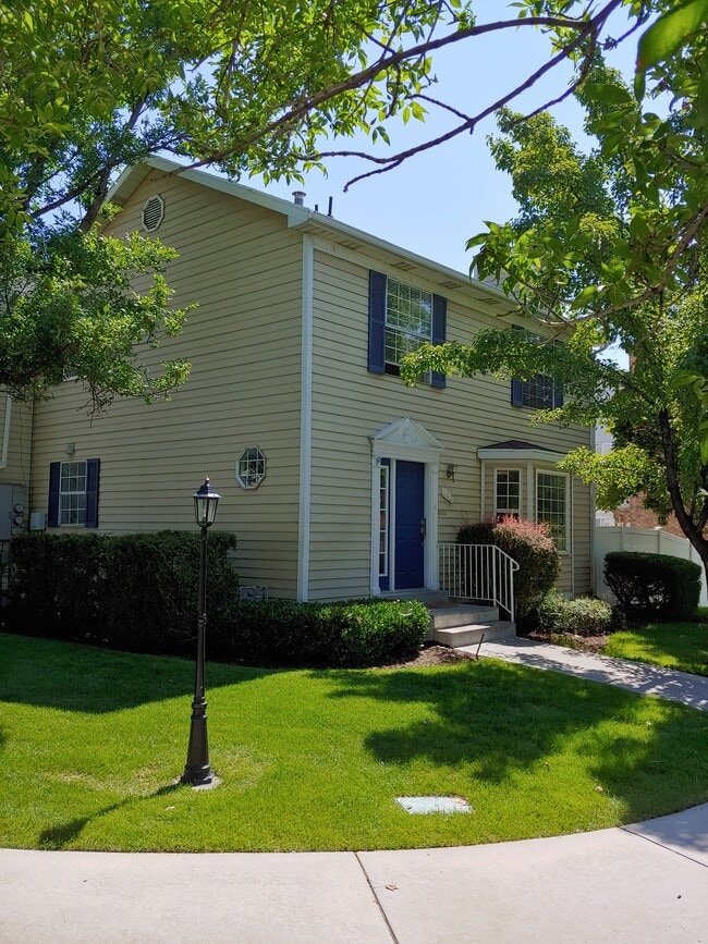 Building Photo - 383 W 750 N
