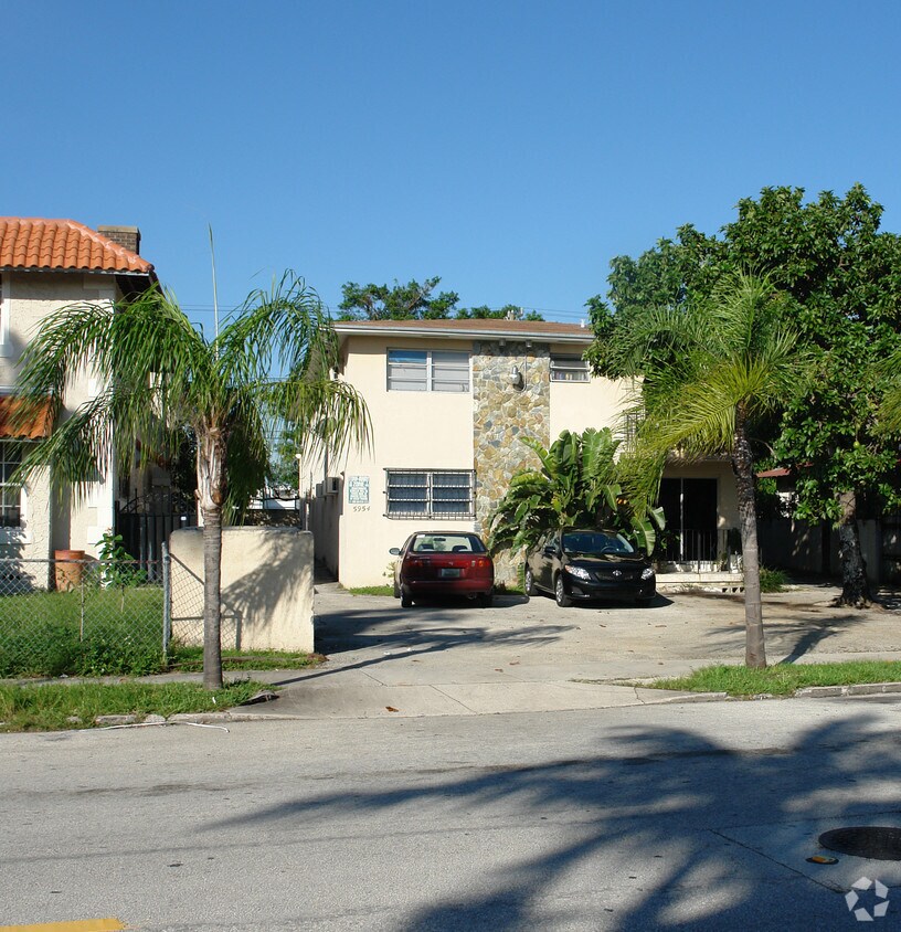 Building Photo - 5990 NE 4th Ct