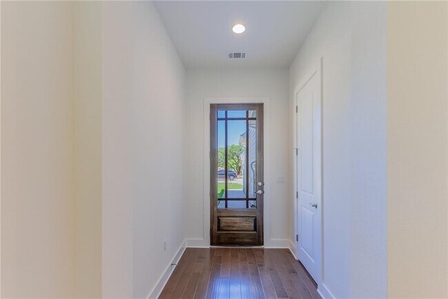 Foto del edificio - 1617 Woodwind Ln