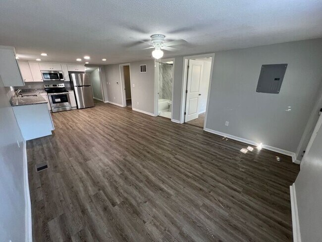 Foto del edificio - 1430 N Pleasant St
