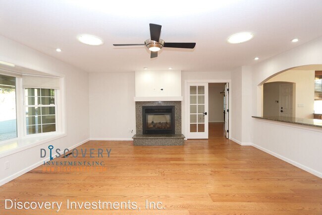 Building Photo - 4 br, 3 bath House - 28 Lance Ct.