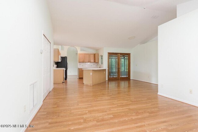Foto del edificio - 2058 Forest Gate Dr E