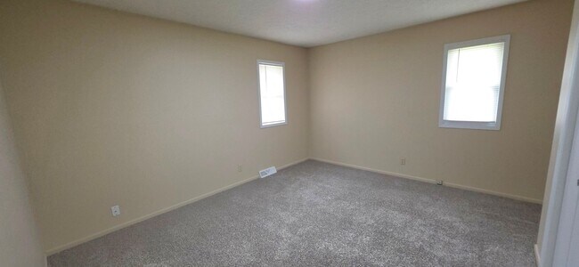 Foto del edificio - 305 E Downing St