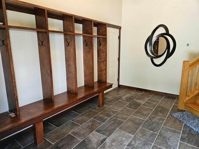 Building Photo - 48 Westview Rd