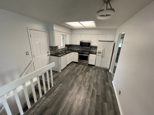 Kitchen - 5111 S 80th St