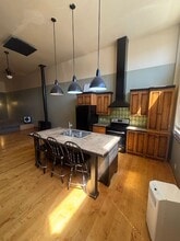 Building Photo - 1295 Main St