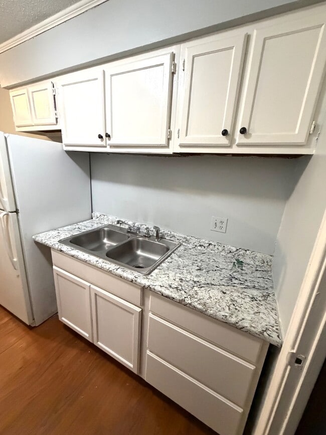Foto del edificio - 222 Marigny Cir