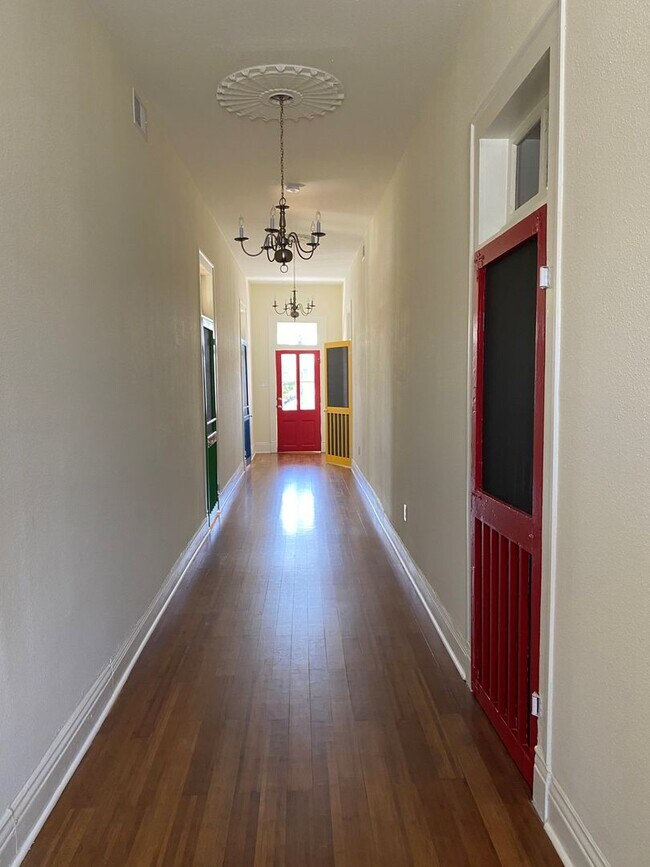 Foto del edificio - Newly Renovated Units in Historic Building