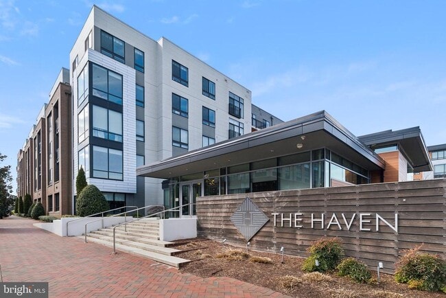 Building Photo - 145 Riverhaven Dr
