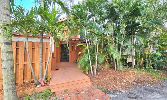 Building Photo - 2948 NW 69th Ct