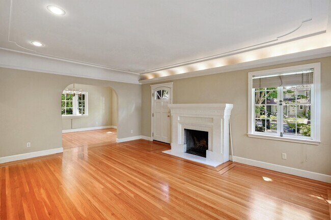 Building Photo - 253 Seale Ave