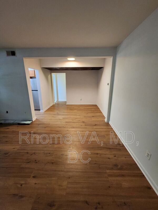 Foto del edificio - 1909 N Rhodes St