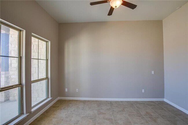 Building Photo - 448 Bingham Point
