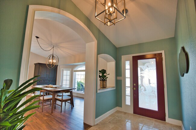 Building Photo - 8160 Casa De Meadows Dr