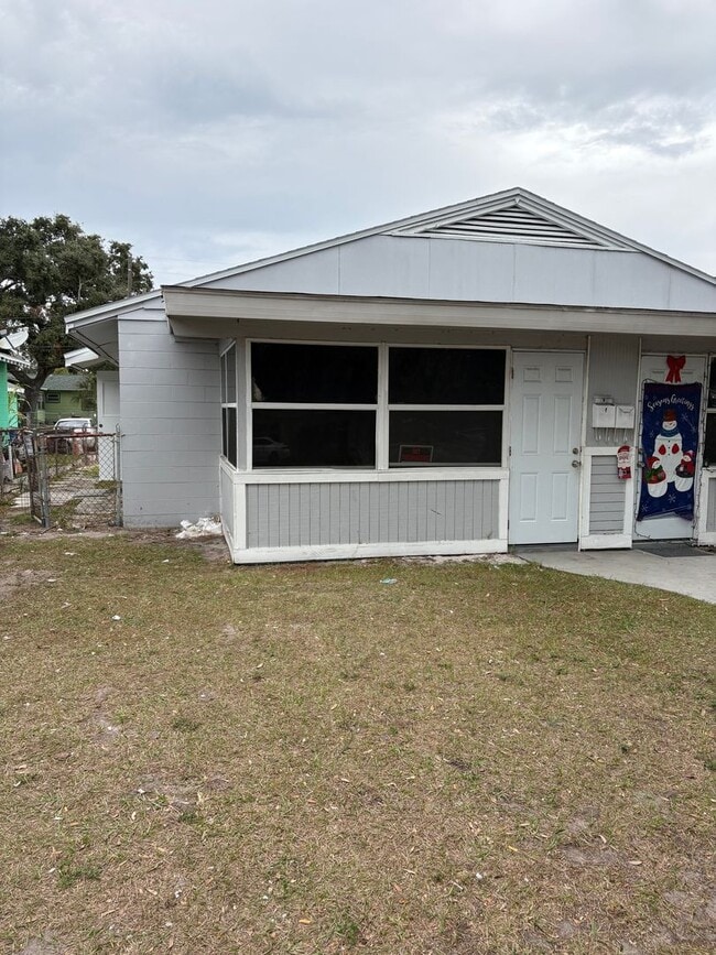 Building Photo - 861-863 22nd Ave S