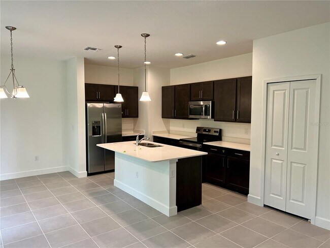 Foto del edificio - 1362 Captiva Cv