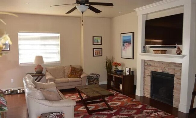 Foto del edificio - Beautiful 4 Bedroom Home in Desirable Springs Ranch Area!