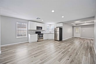 Building Photo - 1728 Connorvale Rd