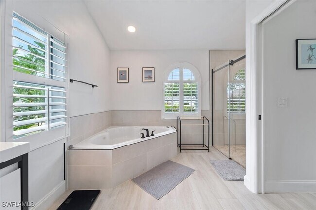 Foto del edificio - 5192 Lochwood Ct