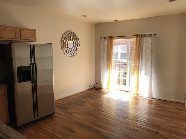 Foto del edificio - 2111 E 67th St