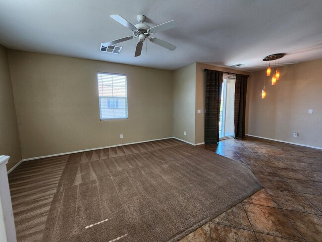 Foto del edificio - Beautiful 2 Bed 2 Bath Townhome