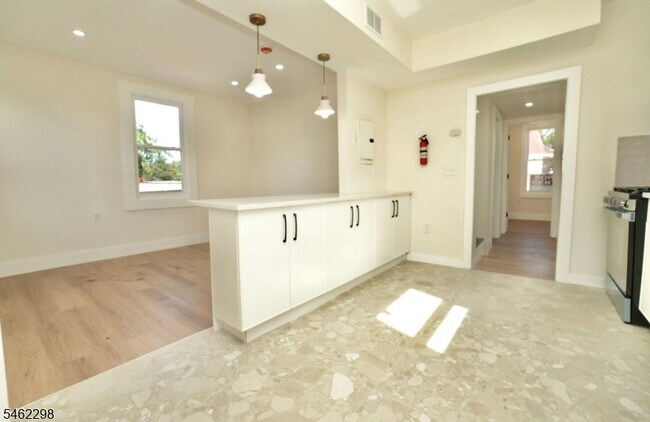 Foto del edificio - 470 14th Ave