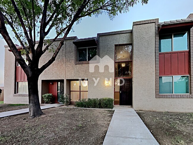 Building Photo - 8243 E Thomas Rd