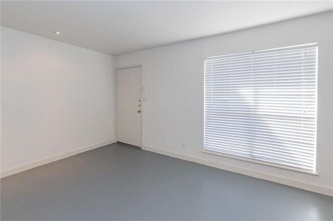 Building Photo - 2712 St Edwards Cir