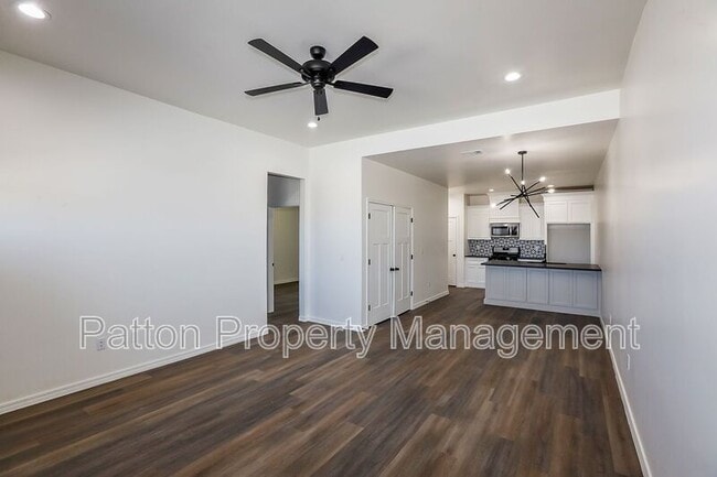 Foto del edificio - 13771 Periwinkle Dr