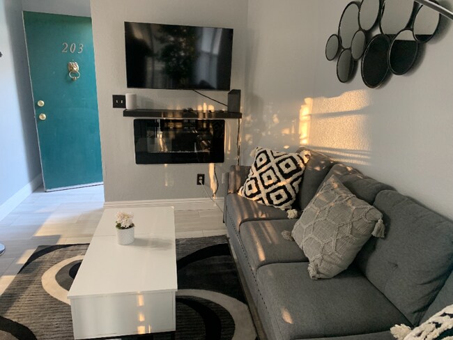 Foto del edificio - 510 Elm Dr