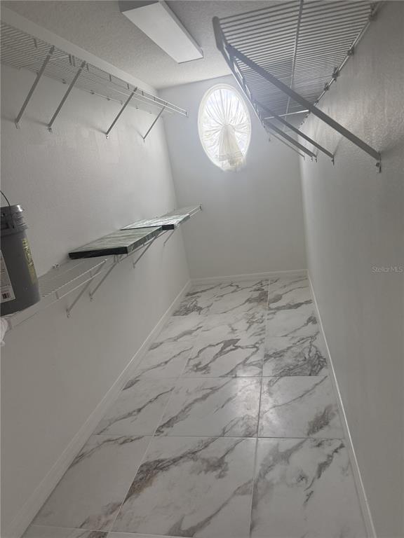 Foto del edificio - 2331 Windcrest Lake Cir