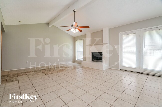 Foto del edificio - 5304 Tamarack Ct