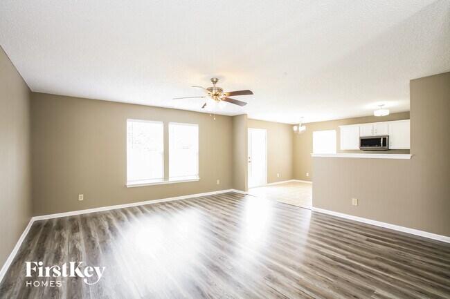 Foto del edificio - 15498 Border Dr