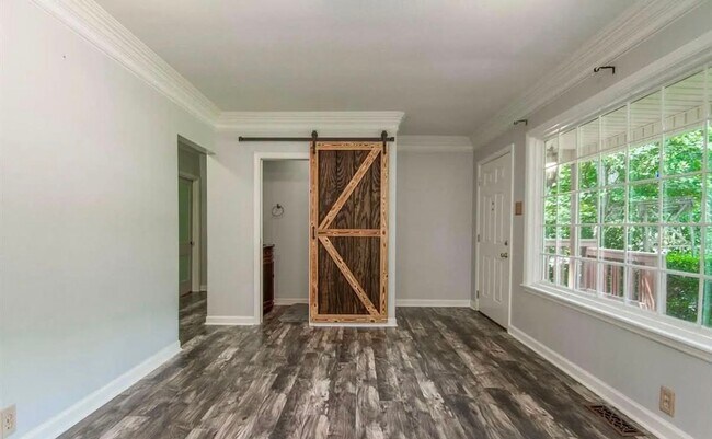 Building Photo - 6613 Westover-