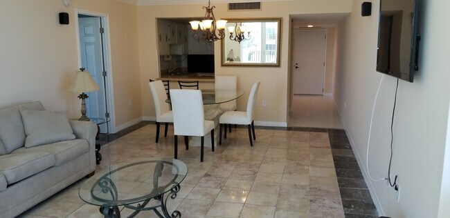 dining area - 2947 S Atlantic Ave