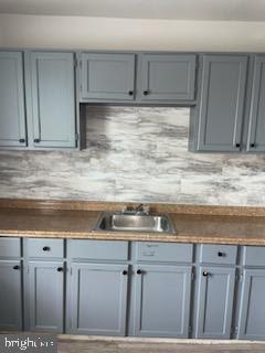 Building Photo - 5717 N Park Ave