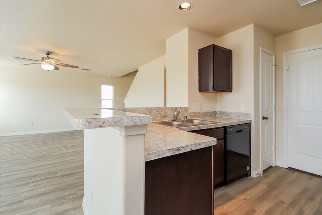 Foto del edificio - 5815 Northern Oak St